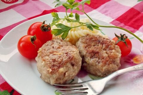 Homemade Kotlety (Meat Patties)