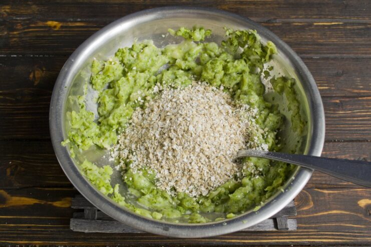 Using Oat Bran as a Healthy Binder Oat bran being stirred into the broccoli and egg mixture.