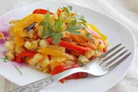 Fried Potatoes with Vegetables
