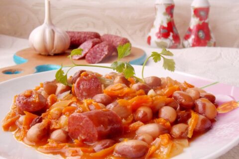 Stewed Beans with Smoked Sausages in Tomato Sauce