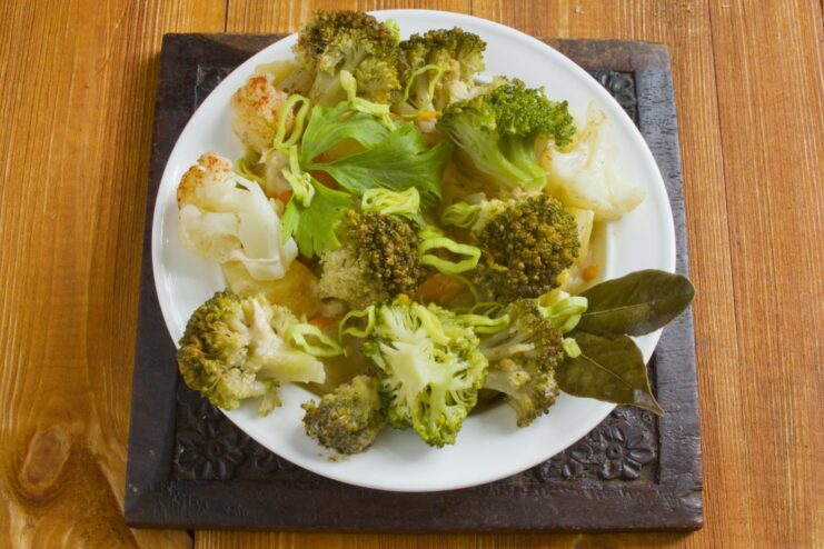 The Finished Dish: Ready to Serve Broccoli and Chicken Stew A close-up shot of the finished broccoli and chicken stew in a serving bowl.