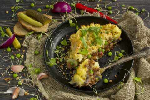 Potato Pie with Minced Meat and Vegetables