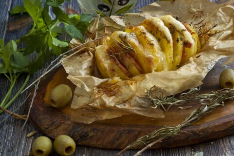 Kartoshka-Garmoshka — Baked Accordion Potatoes with Ham