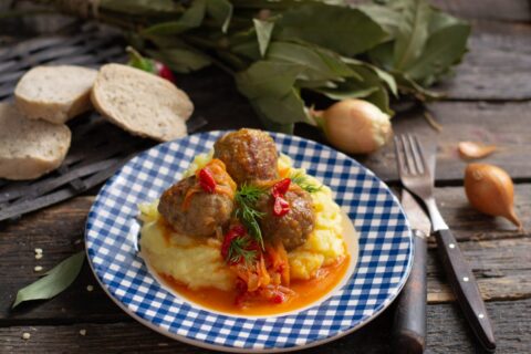 Italian-Style Meatballs in Vegetable Sauce