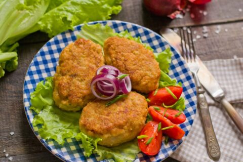 Minced Chicken Cutlets with Onion