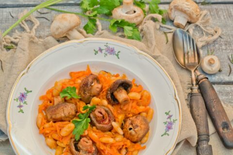 Stewed Beans with Mushrooms