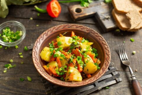Stewed Potatoes with Carrots and Onions — Simple and Delicious
