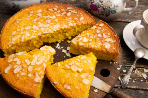 Apelsinovy Mannik na Syvorotke — Orange Semolina Cake with Whey