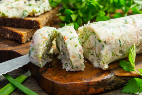Buterbrodnoye Salo — Spreadable Cured Pork Fat with Garlic and Chili