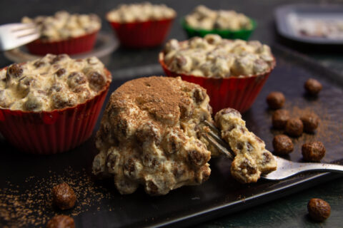 No-Bake Chocolate Cereal and Dulce de Leche Muffins
