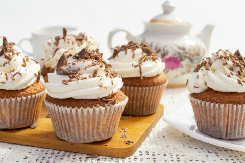 Cupcakes with Glazed Peanuts