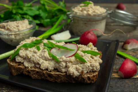 Chicken Breast Pâté with Walnuts