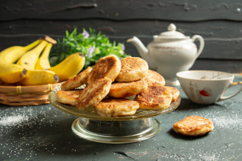 Syrniki with Banana and Cinnamon (Sugar-Free) — Farmer’s Cheese Pancakes