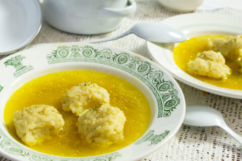 Dietetic Chicken Broth with Rice Dumplings