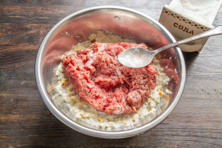 Adding Baking Soda for Tenderness Adding a pinch of baking soda to the ground beef mixture.