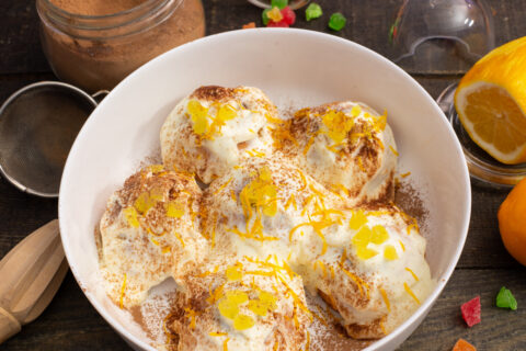 Lemon Buns with Creamy Glaze