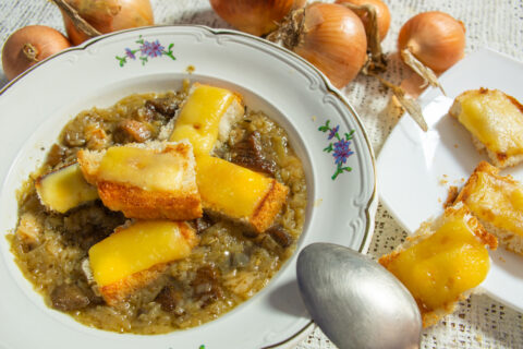 Onion Soup with Mushrooms