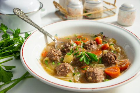 Meatball and Walnut Soup