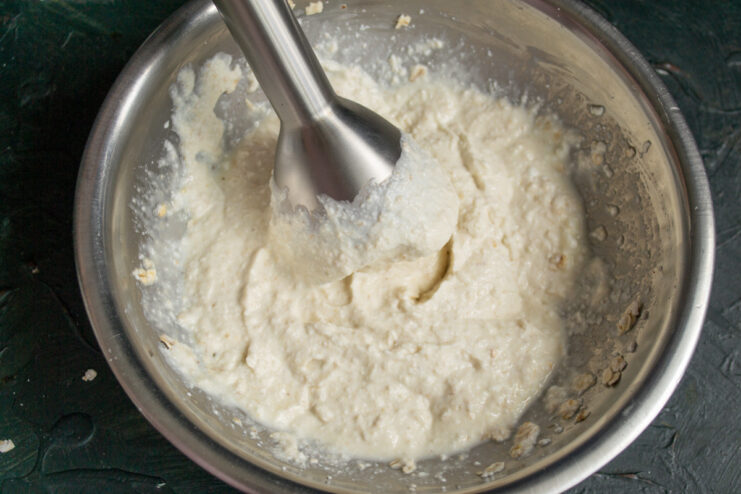 How to get a smooth Syrniki batter using a blender Using an immersion blender to mix the syrniki ingredients into a smooth batter.