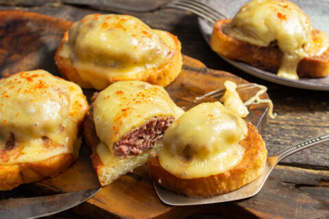Pan-Baked Minced Meat Sandwiches