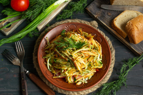 Anthill Salad – A Simple Tomato and Cucumber Salad with Crispy Fried Potatoes