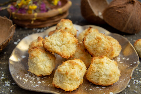 Three-Ingredient Cookies – Flourless Coconut Macaroons