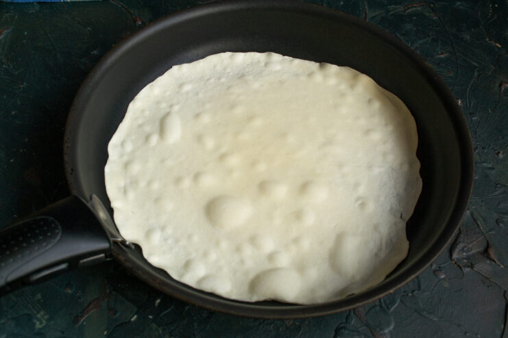 Cooking thin flatbread in a dry skillet