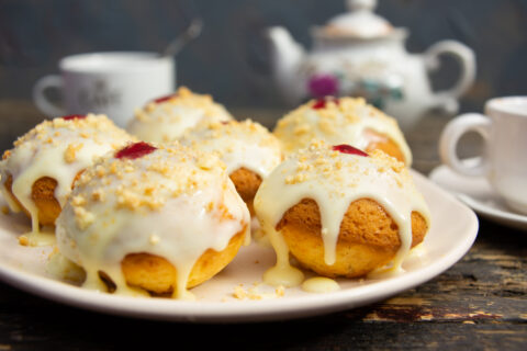 30-Minute Cream Buns
