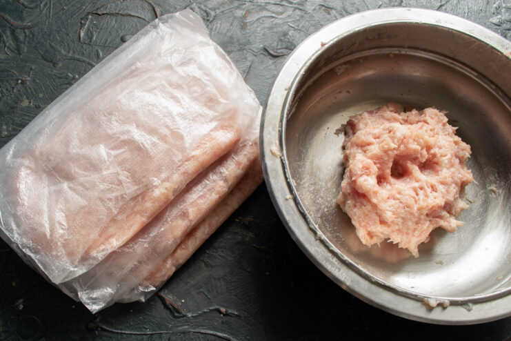 Storing mince in the freezer Minced meat packed in flat freezer bags next to a bowl