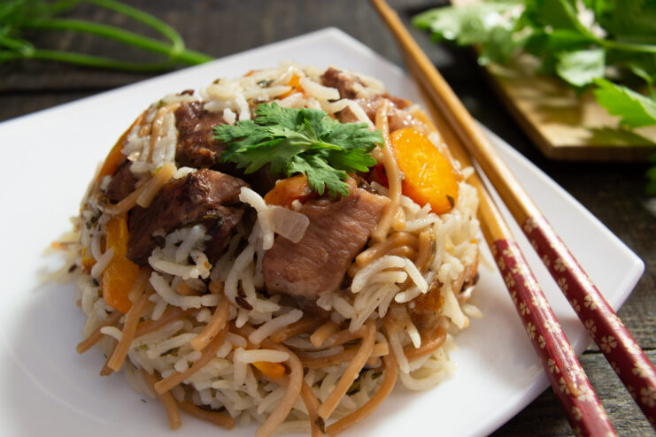 Finished dish of rice with vermicelli and meat