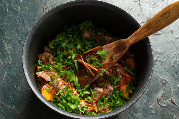 Vermicelli And Herbs Vermicelli and celery in a pot